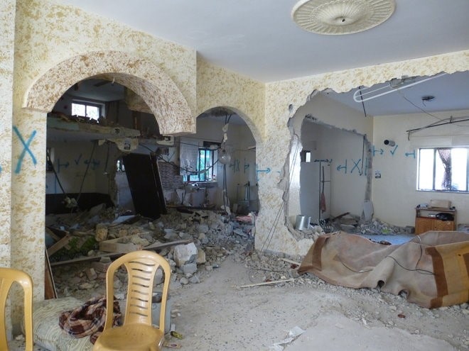 La maison en ruines, DR